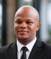 Lunga  Sithebe, estate agent