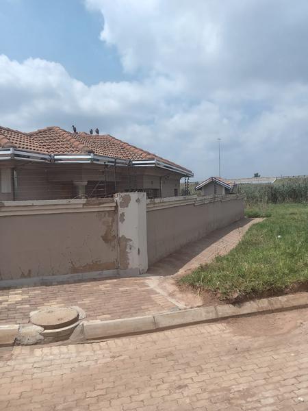 House For Sale in Cloverdene, Benoni