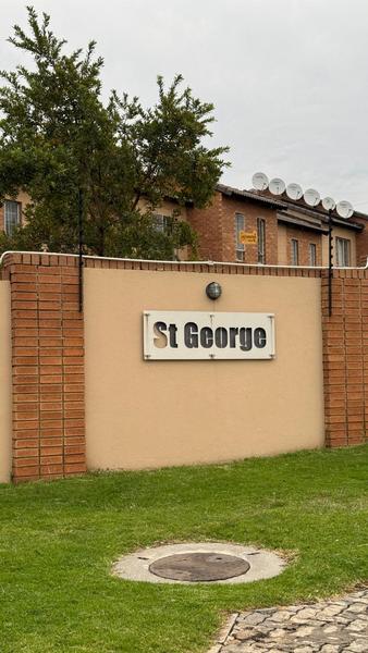 Townhouse For Sale in Erand Gardens, Midrand