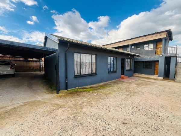 House For Sale in Vosloorus, Vosloorus