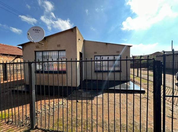 House For Sale in Katlehong South, Katlehong