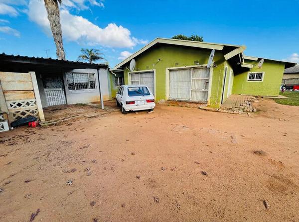 House For Sale in Kempton Park West, Kempton Park