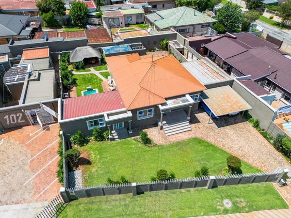 Commercial Property For Sale in Primrose Hill, Germiston