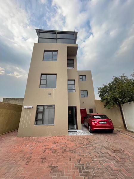 Commercial Property For Sale in Diepkloof Zone 4, Diepkloof