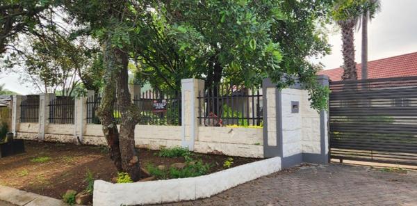 House For Sale in Glen Marais, Kempton Park