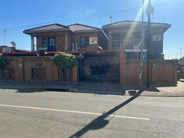 Commercial Property For Sale in Klipspruit, Soweto