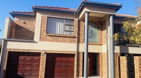 House For Sale in Van Riebeeck Park, Kempton Park