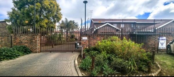 House For Sale in Kempton Park, Kempton Park