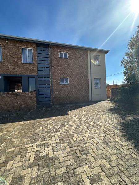 Apartment / Flat For Sale in Selection Park, Springs