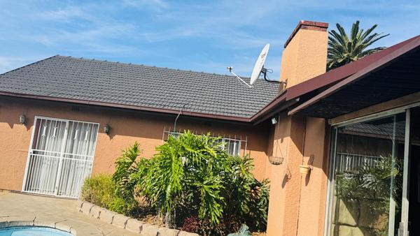 House For Sale in Dinwiddie, Germiston
