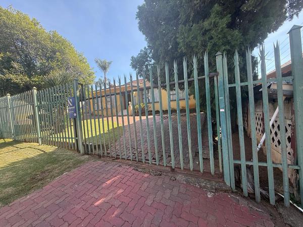 House For Sale in Linmeyer, Johannesburg