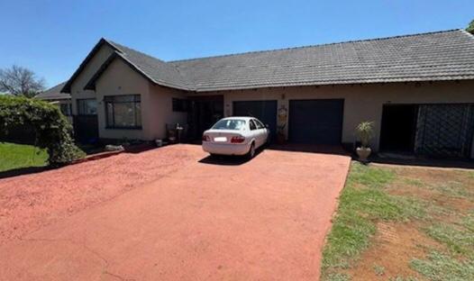 House For Sale in Birchleigh, Kempton Park