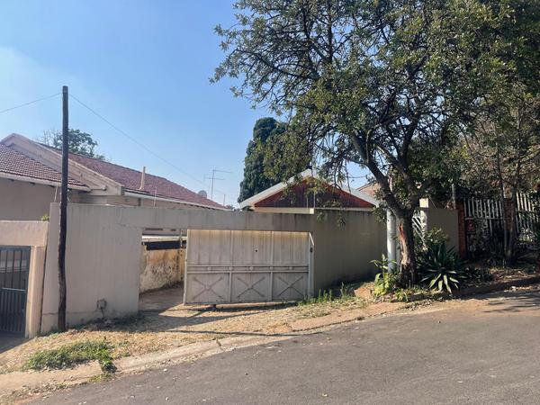 House For Sale in Westdene, Johannesburg