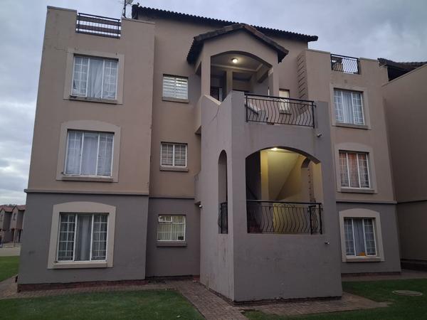 Townhouse For Sale in Castleview, Germiston