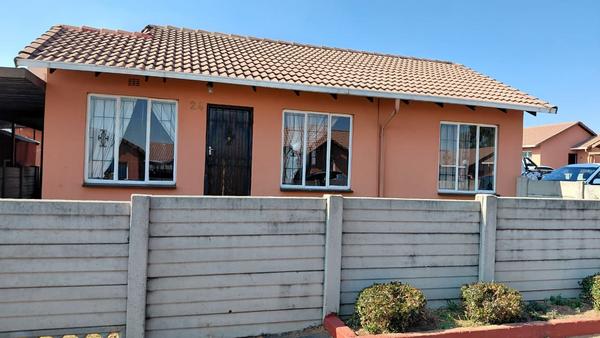 House For Sale in Ormonde, Johannesburg