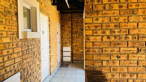 Townhouse For Sale in Germiston Central, Germiston