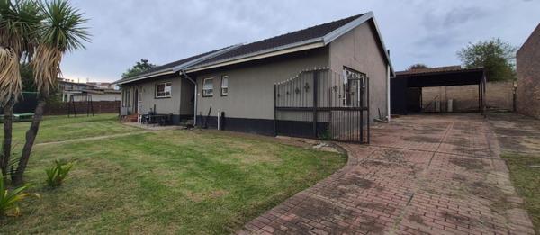 House For Sale in Birchleigh, Kempton Park