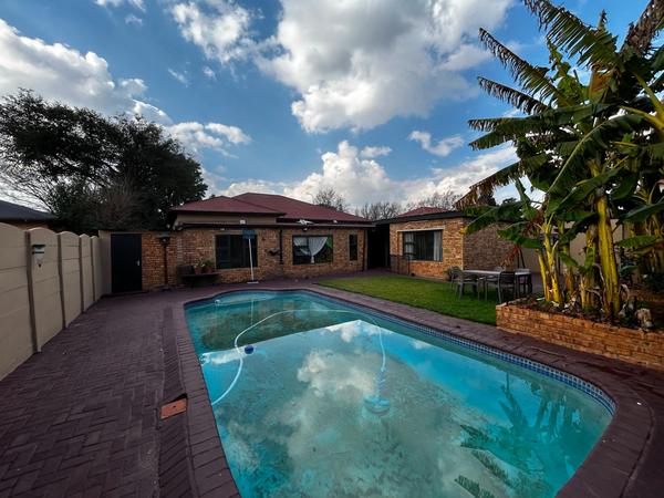 House For Sale in Brenthurst, Brakpan