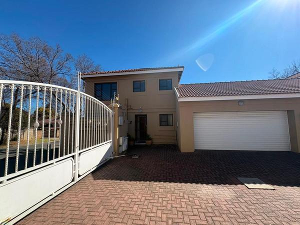 Duplex For Sale in Edenvale, Edenvale
