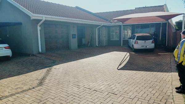 House For Sale in Brackendowns, Alberton