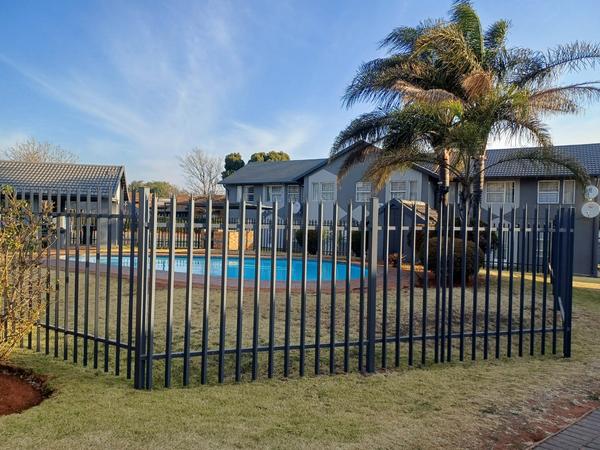 Townhouse For Sale in Ridgeway, Johannesburg