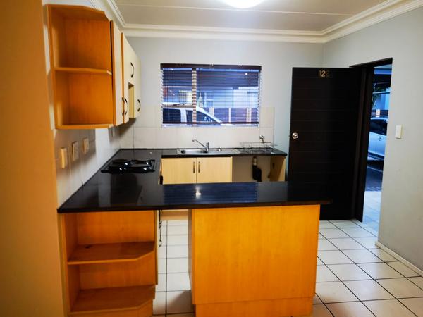 Townhouse For Sale in Bardene, Boksburg