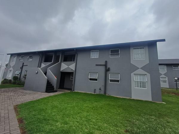 Townhouse For Sale in Ridgeway, Johannesburg