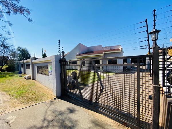House For Sale in Kibler Park, Johannesburg