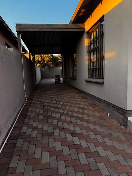 House For Sale in Soshanguve A, Soshanguve