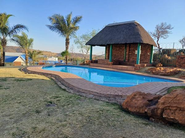 Complex For Sale in Winchester Hills, Johannesburg