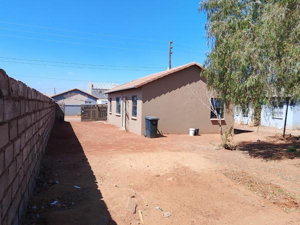 House For Sale in Protea Glen, Soweto