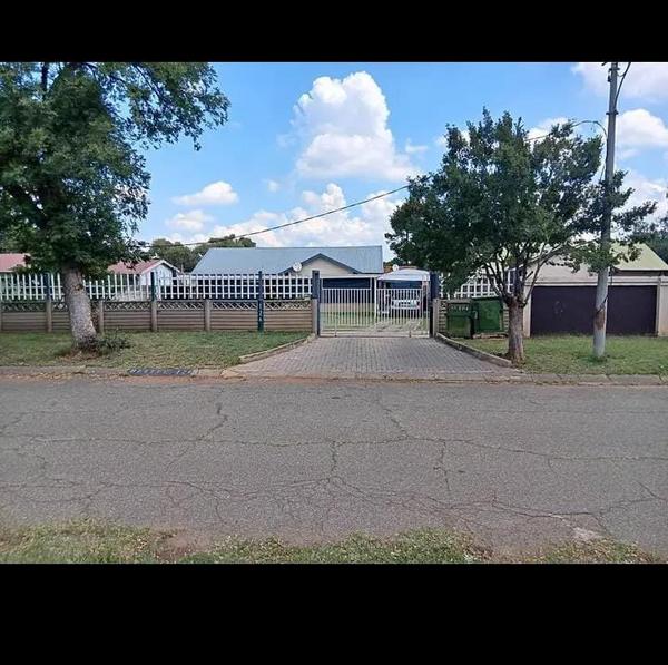 House For Sale in Vanderbijlpark, Vanderbijlpark