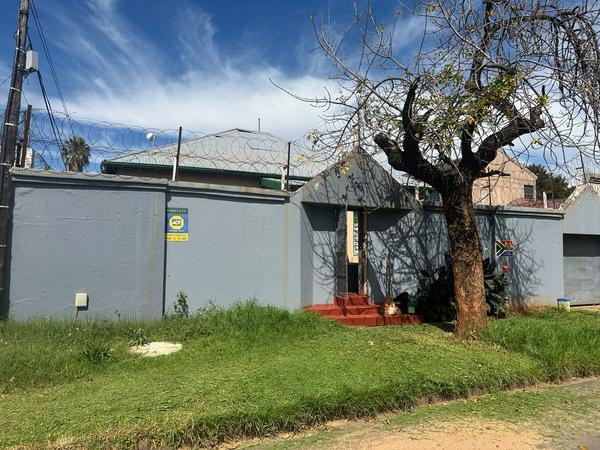 House For Sale in Westdene, Johannesburg
