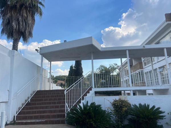 Apartment / Flat For Sale in Bramley Park, Sandton
