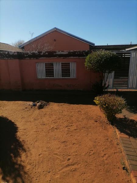 House For Sale in Protea Glen, Soweto
