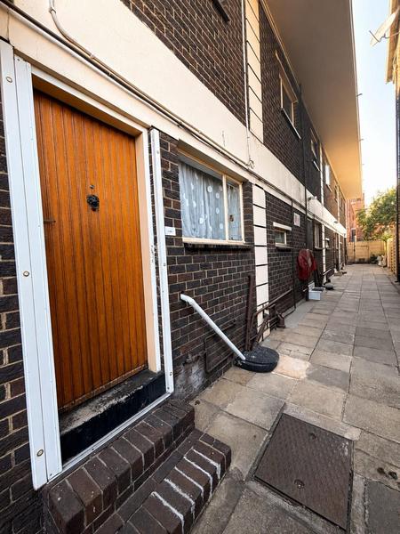 House For Sale in Croydon, Kempton Park