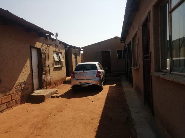 House For Sale in Bram Fischerville, Soweto