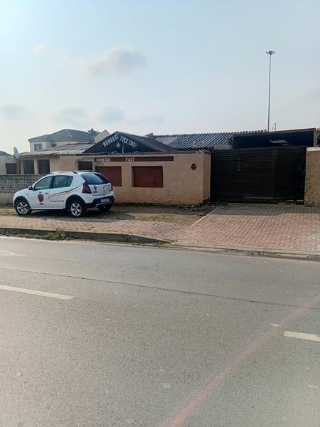 House For Sale in Emdeni, Soweto